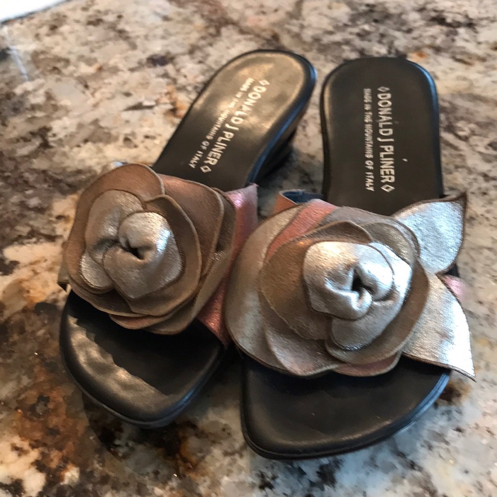 Donald plainer pre owned Sz 6 Excellent Condition